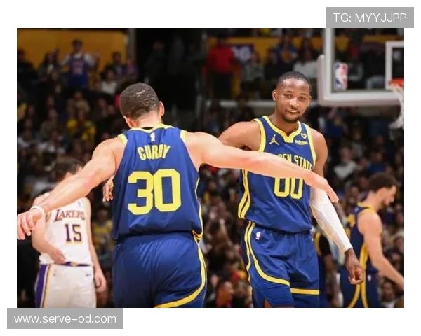 库明加与库里挡拆制造错位，较赛季初终结效率提升