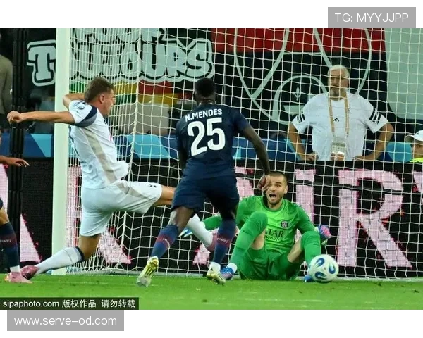 点球击中门框后弹回，球员补射算进球吗？