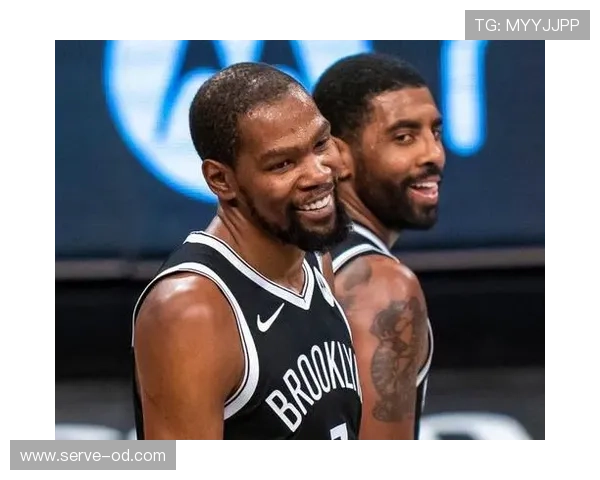 欧文无球跑动拉开空间，改变76人进攻结构