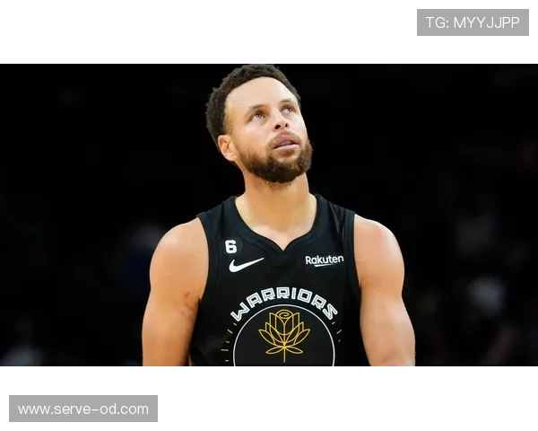 罗伯特森持球突破主导终结，对比库里更少无球跑位