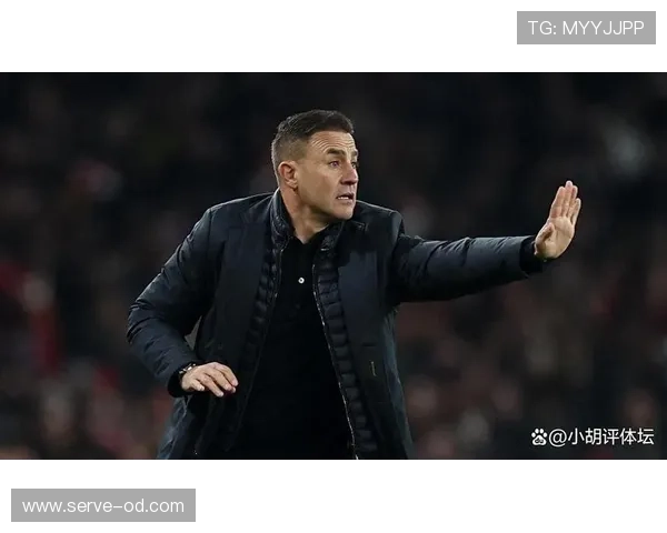 卡纳瓦罗如何以出球主导与前锋封堵展现超越年轻后卫的稳定性